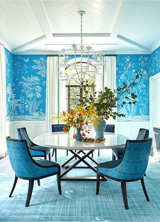 This dining area, like the kitchen shown at the top, is from a Palm Beach family home. Photo by Pernille Loof.
